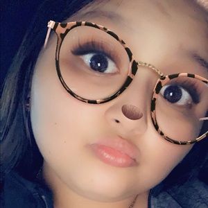 Meet your Posher, Karina